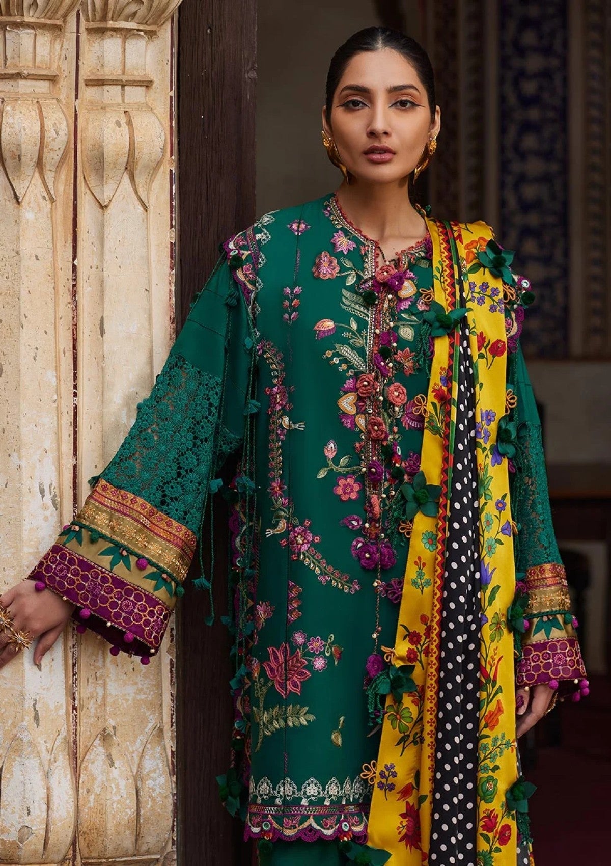 Luxury Embroidered lawn unstitched 010G