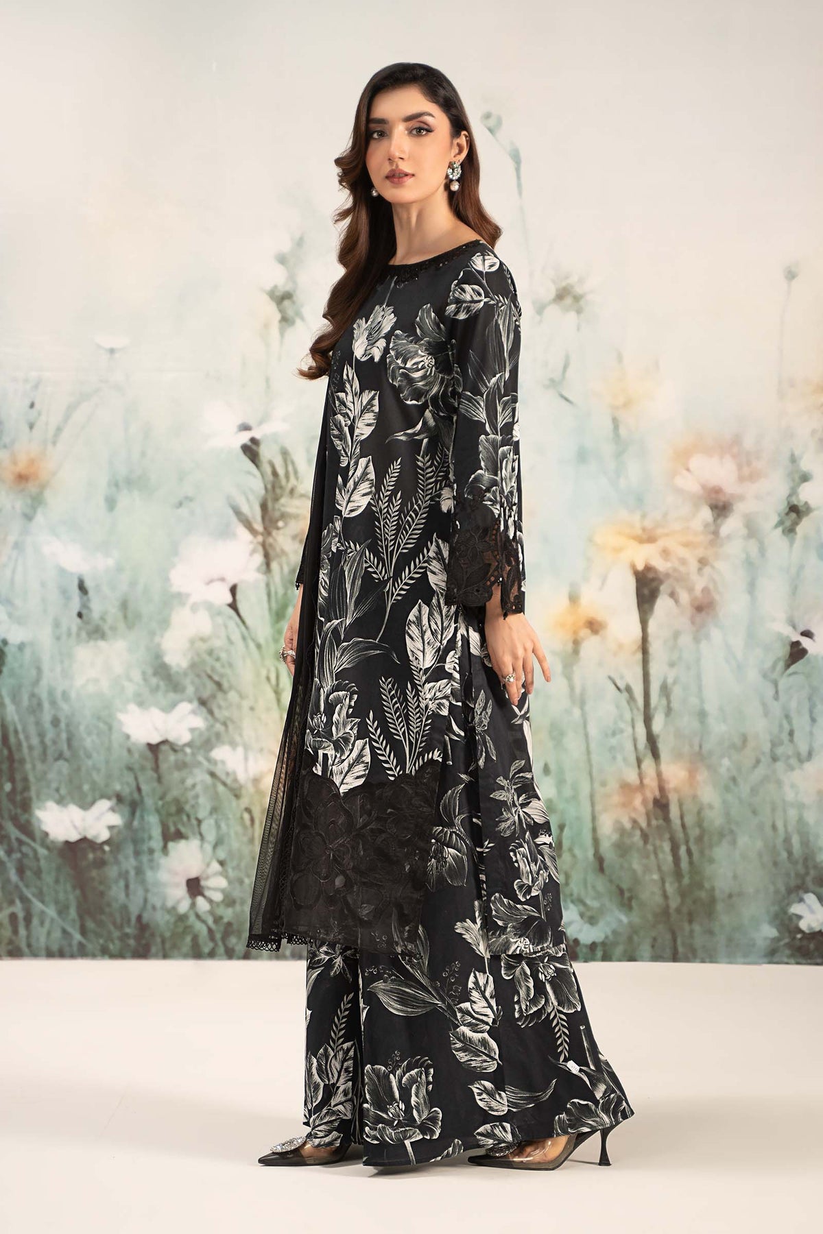 3 Piece Unstitched Lawn Suit 016B